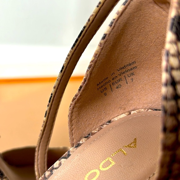 Pointy-toed python high heels from Aldo (size 9) - Picture 5 of 5